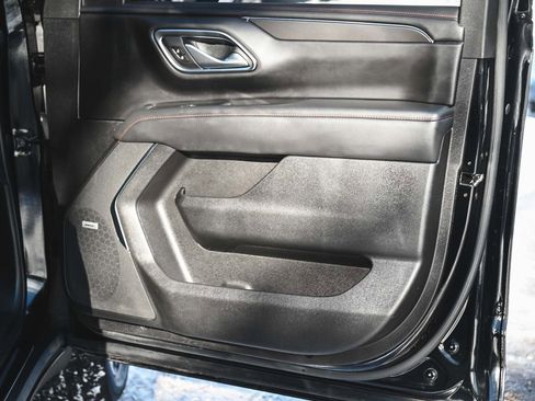 Used 2022 Chevrolet Suburban RST w/ Luxury Package image 13