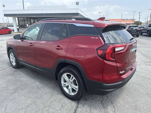Used 2023 GMC Terrain SLE w/ Driver Convenience Package FWD image 8