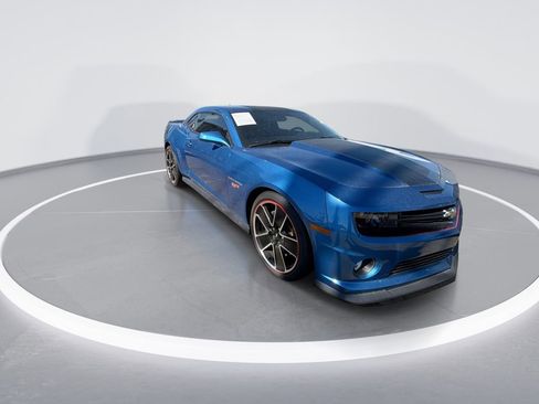Used 2013 Chevrolet Camaro SS w/ Hot Wheels Special Edition RWD image 2