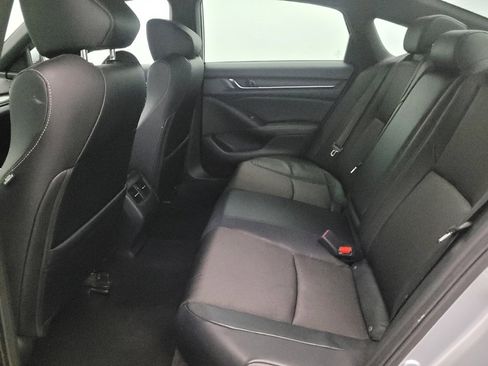 Used 2018 Honda Accord Sport image 18
