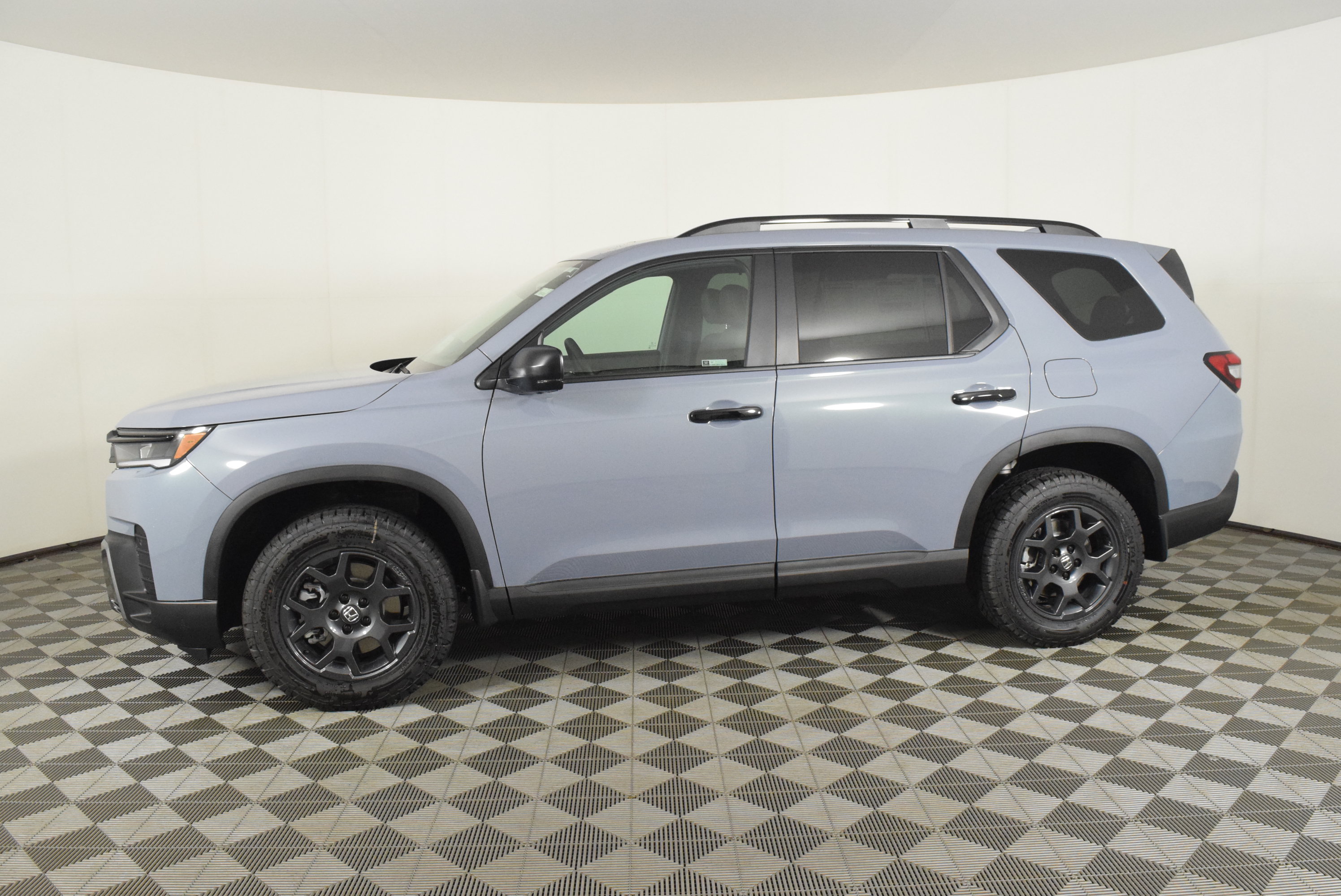 New 2026 Honda Pilot TrailSport image 9