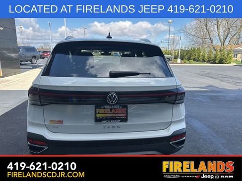 Used 2025 Volkswagen Taos SE FWD image 7