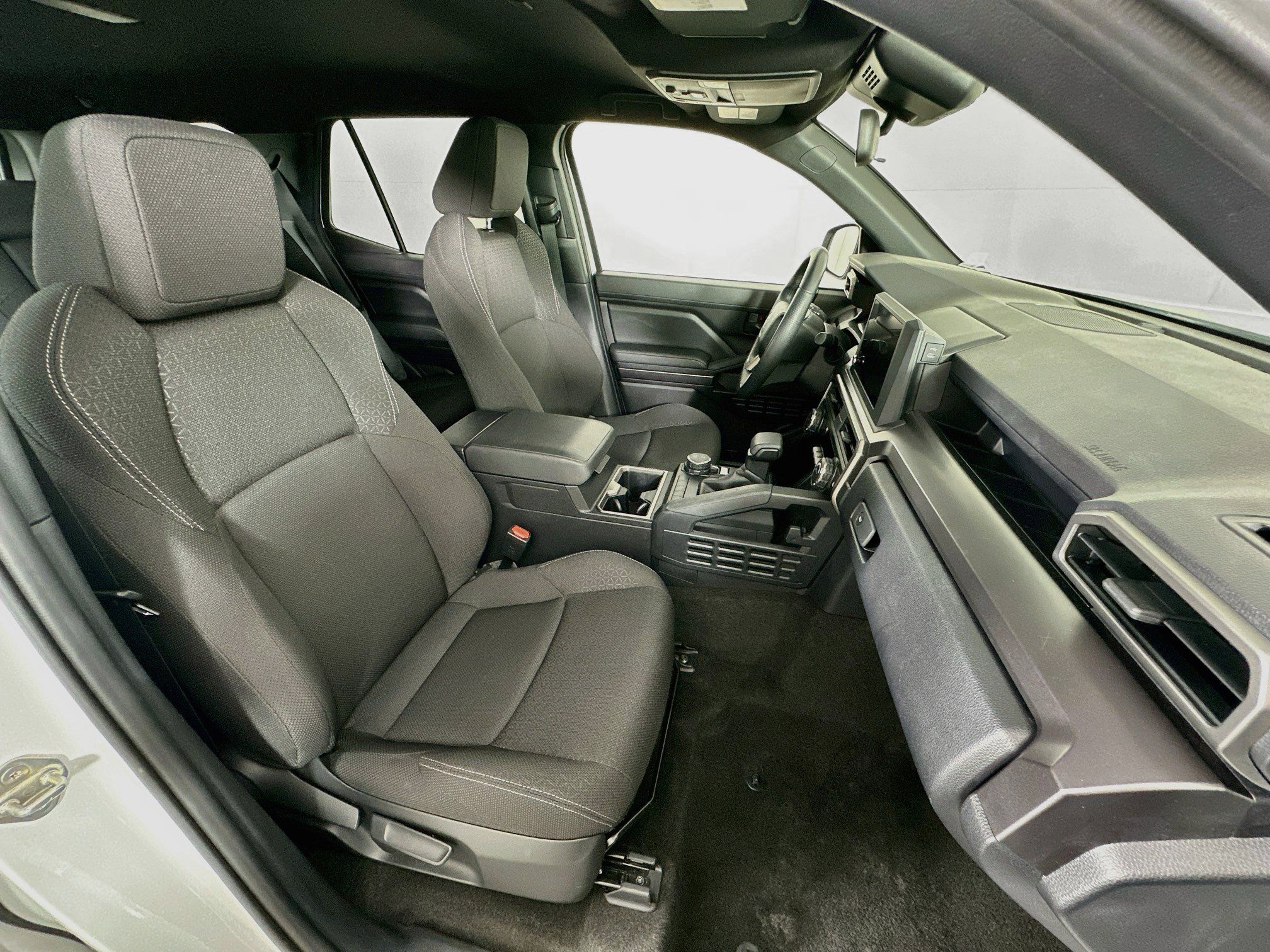 Used 2025 Toyota 4Runner SR5 AWD/4WD image 29