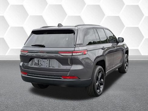 Certified 2025 Jeep Grand Cherokee Limited w/ Black Appearance Package AWD/4WD image 3