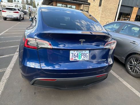 Used 2023 Tesla Model Y Long Range image 4
