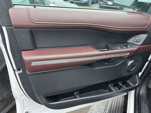 Used 2024 Ford Expedition Limited image 14