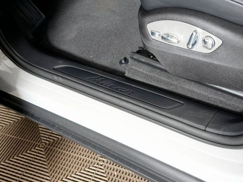 New 2026 Porsche Macan image 17