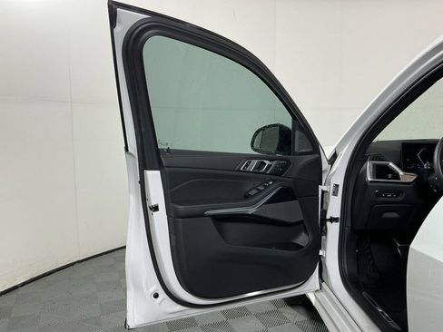 Certified 2025 BMW X7 xDrive40i w/ M Sport Package AWD/4WD image 19