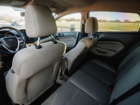 Used 2019 Ford Fiesta SE image 25