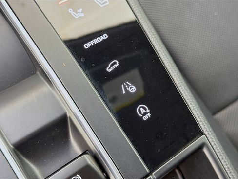 Used 2024 Porsche Macan S AWD/4WD image 19