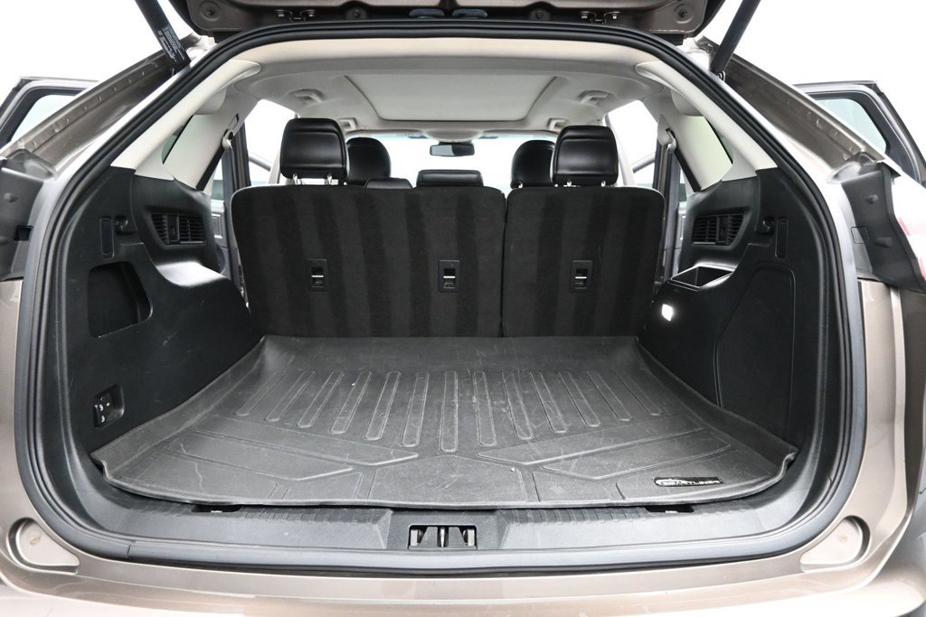 Used 2019 Ford Edge Titanium w/ Equipment Group 301A FWD image 22