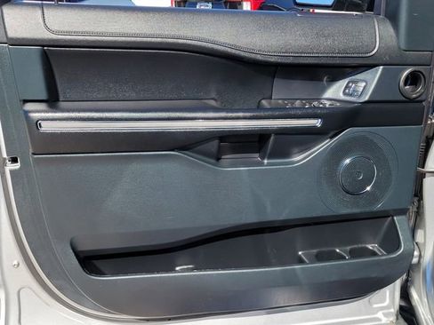 Certified 2021 Ford Expedition Max XLT image 7