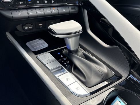 New 2026 Hyundai Elantra Limited FWD image 22