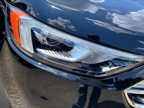 Used 2019 Ford Edge Titanium w/ Cold Weather Package AWD/4WD image 31