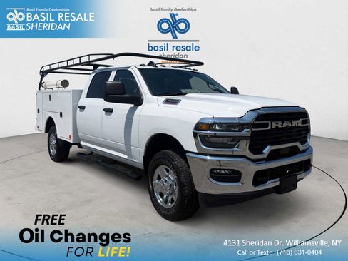 Used 2025 RAM 2500 Tradesman w/ Chrome Appearance Group AWD/4WD image 1