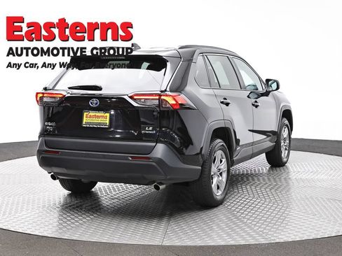 Used 2023 Toyota RAV4 LE AWD/4WD image 5