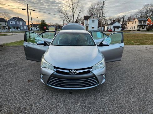 Used 2015 Toyota Camry LE image 10