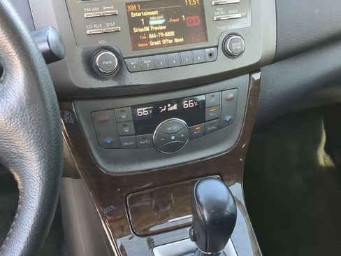 Used 2014 Nissan Sentra SL image 16