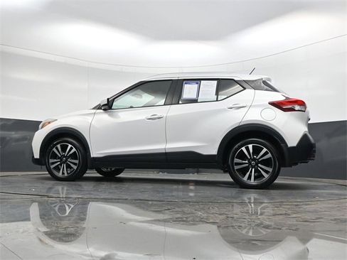 Used 2019 Nissan Kicks SV image 30