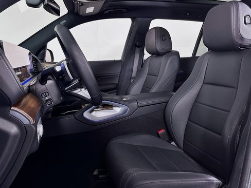 Certified 2025 Mercedes-Benz GLS 450 4MATIC image 18