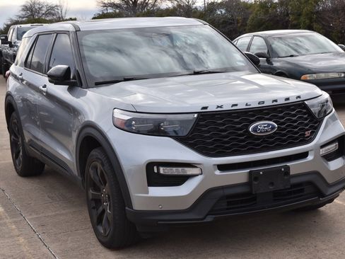 Certified 2022 Ford Explorer ST w/ Equipment Group 401A image 4