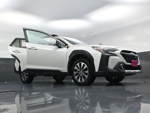 Used 2023 Subaru Outback Limited image 18