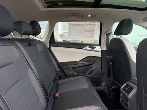 New 2026 Volkswagen Taos SE AWD/4WD image 5