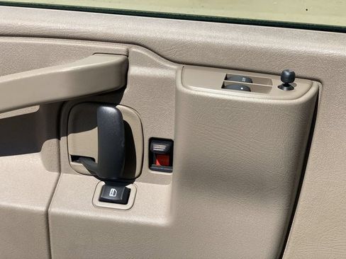 New 2026 Chevrolet Express 2500 RWD image 21