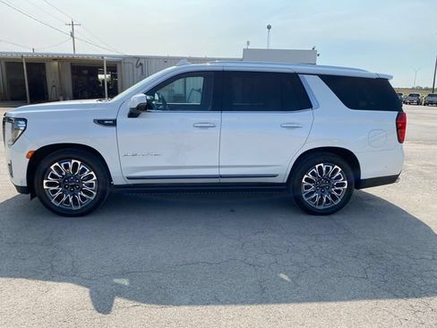Used 2023 GMC Yukon Denali Ultimate AWD/4WD image 3