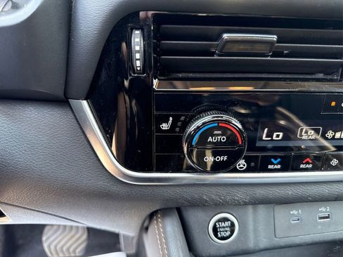 Used 2022 Nissan Rogue SL w/ SL Premium Package image 35