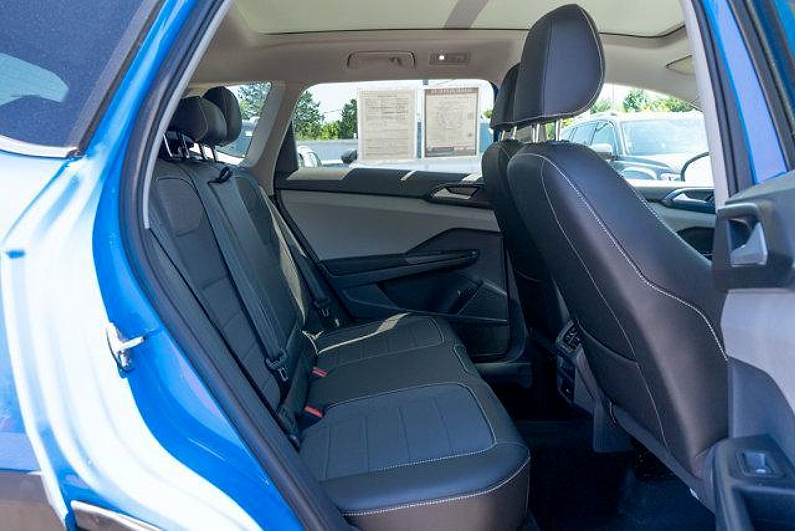 Certified 2023 Volkswagen Taos SE w/ Panoramic Sunroof Package AWD/4WD image 23