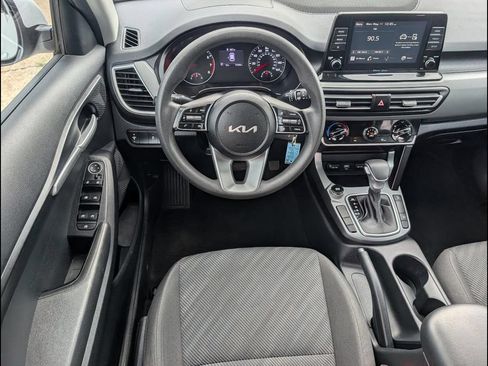 Used 2022 Kia Seltos LX AWD/4WD image 11