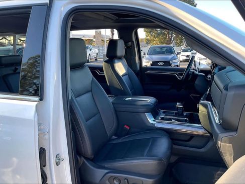 Used 2022 Chevrolet Silverado 1500 LTZ w/ LTZ Premium Package image 10