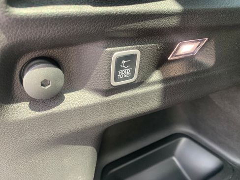 New 2025 Jeep Grand Cherokee L Laredo w/ Luxury Tech Group I image 12