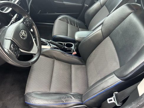 Used 2018 Toyota Corolla SE FWD image 24