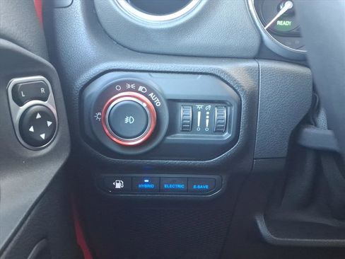 Used 2021 Jeep Wrangler Unlimited Sahara w/ Cold Weather Group image 14