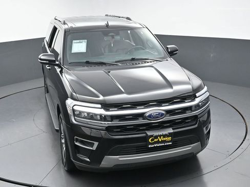 Used 2024 Ford Expedition Limited AWD/4WD image 5