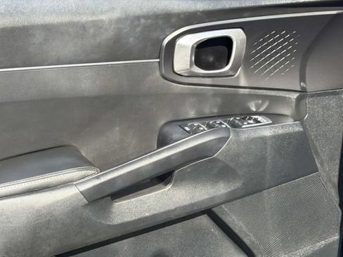 Used 2022 Kia Sorento S FWD image 17