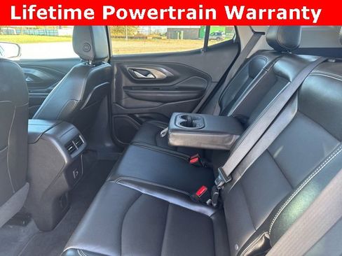 Used 2024 GMC Terrain SLT image 21