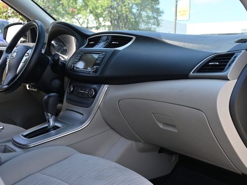 Used 2015 Nissan Sentra SV FWD image 24