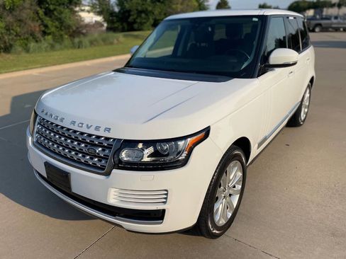 Used 2015 Land Rover Range Rover HSE image 2
