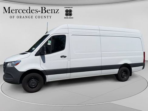 Used 2025 Mercedes-Benz Sprinter 3500 image 2