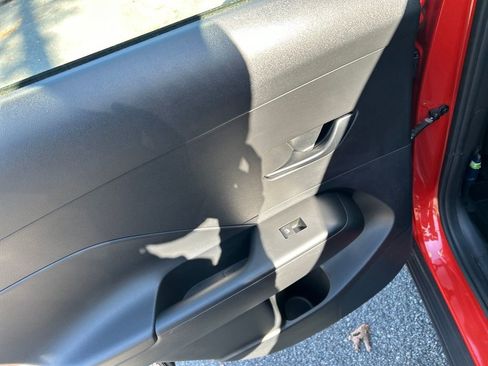 Used 2024 Hyundai Kona SE image 25