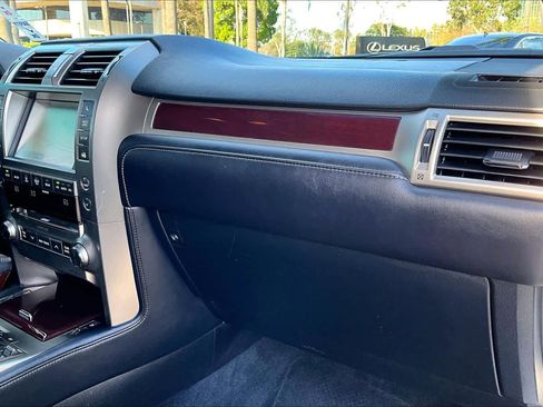 Used 2019 Lexus GX 460 Luxury image 17