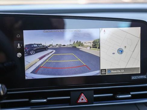 New 2025 Hyundai Elantra SEL FWD image 27