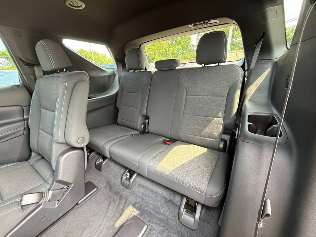 Used 2024 Chevrolet Traverse LT FWD image 25