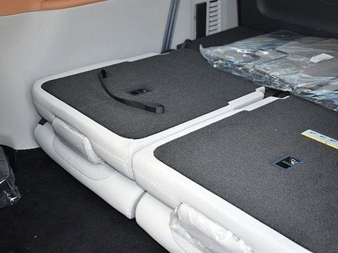 New 2025 Volkswagen ID. Buzz 1st Edition image 10