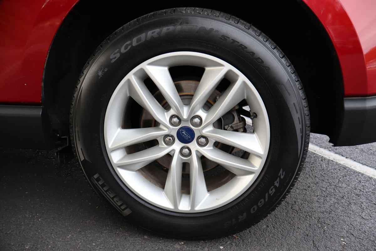 Used 2016 Ford Edge SEL w/ Equipment Group 201A AWD/4WD image 42