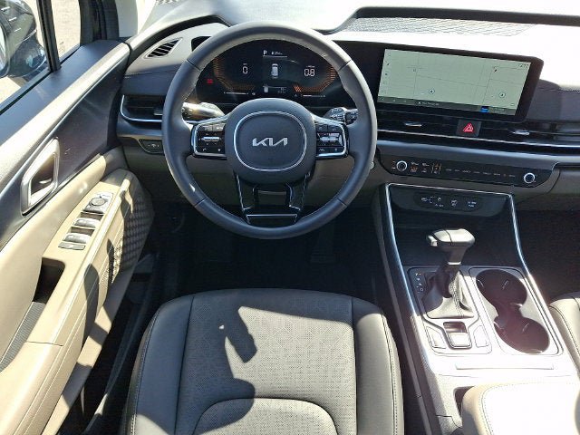Used 2026 Kia Carnival FWD image 12