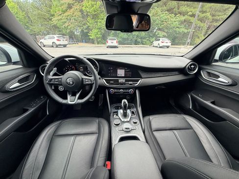 Used 2023 Alfa Romeo Giulia Sprint RWD image 7